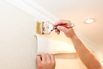 Pose de papier peint au Pin-la-Garenne — revêtements muraux et toiles de verre